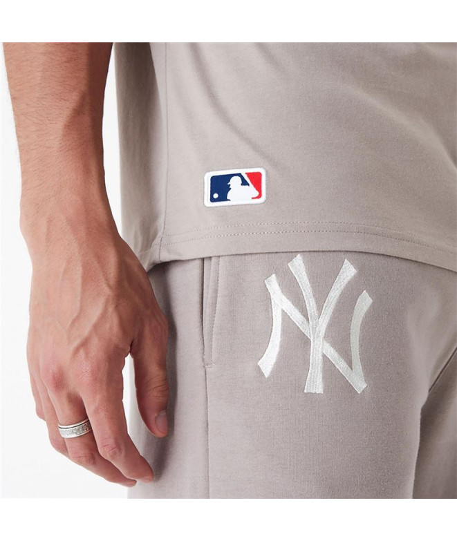Camiseta New Era League Essentials Oversized...