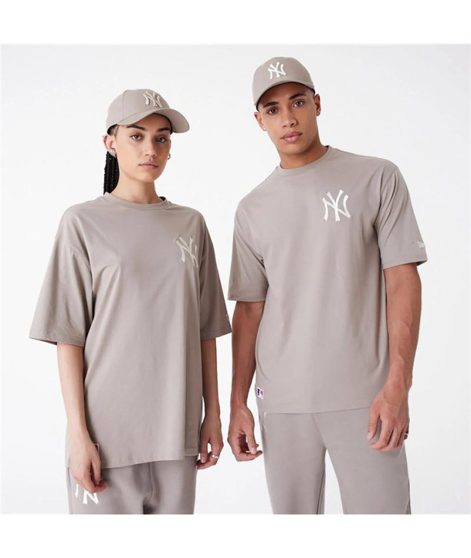 Camiseta New Era League Essentials Oversized...