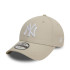 Gorra New Era League Ess 9FORTY New York Yakees Crema Mujer