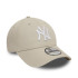 Gorra New Era League Ess 9FORTY New York Yakees Crema Mujer