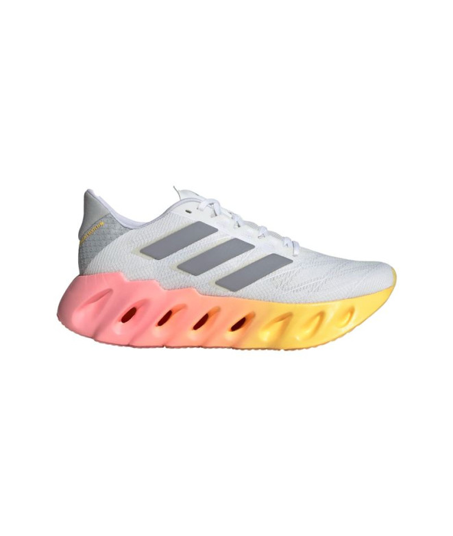 Chaussures Running Running Femme de Adidas Switch Fwd 2 White