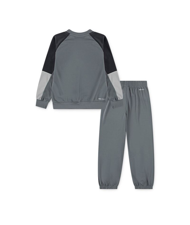 Conjunto Nike Lifestyle Essentials Crew...