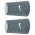 Muñequera de Fitness Nike Swoosh Classic Reversible Doublewide Wristbands 2Pk Gris