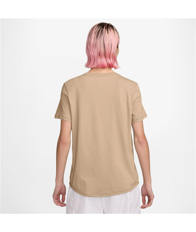 Camiseta Nike Sportswear Club Essentials...