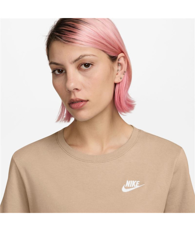 Camiseta Nike Sportswear Club Essentials...
