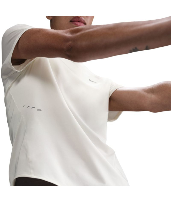 Camiseta de Running Nike Swift Dri-Fit de Manga...
