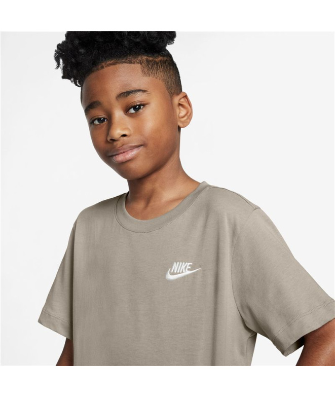 Camiseta infantil Nike Sportswear marrom