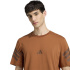 Camiseta Homem adidas Future Icons 3-Stripes na cor bronze