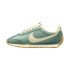 Chaussures grises Nike Pacific Femme