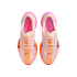Sapatilhas Running Mulher Nike Pegasus Plus, nas cores giz, magenta e carmesim.