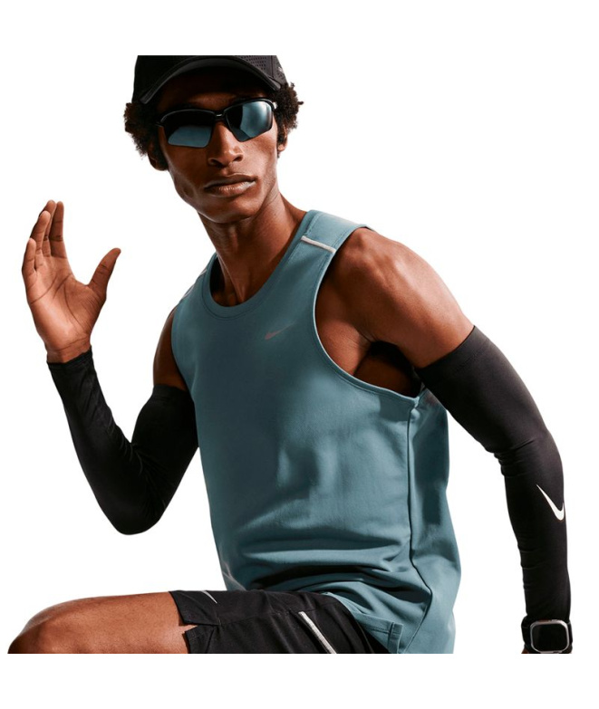 Camiseta regata Homem Nike DF Miler Running verde.