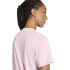Camiseta Mulher adidas We Min Crew Fitness rosa.