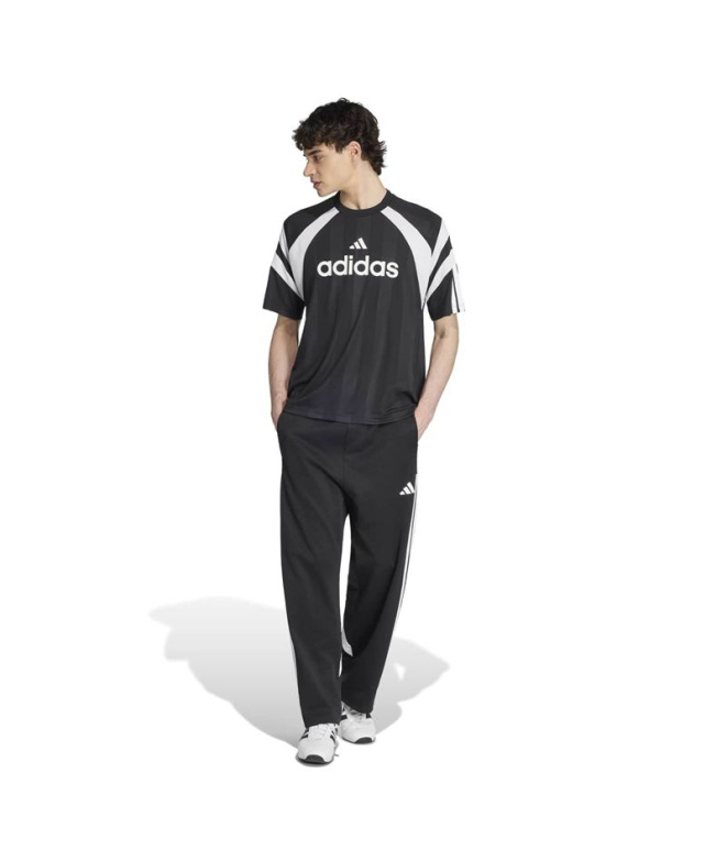 Camiseta masculina adidas Tiro, preta e branca.