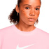Camiseta Mulher Nike NP DF 365 SS Loose Fitness rosa