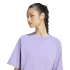 Camiseta Mulher Adidas com logo pequeno, lilás.