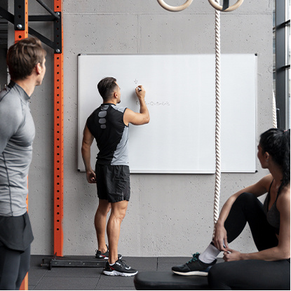 Tablas de ejercicios para gimnasio en 2026 | Rutinas de 3, 4 y 5 días para ganar músculo